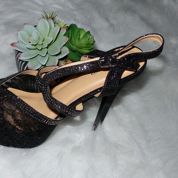*SOLD* Platform Stilettos w/Rhinestone Accent - Picture 4 of 7